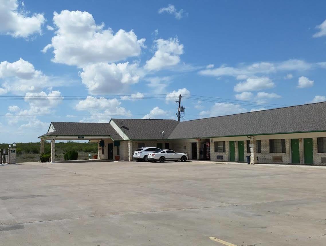 Garden Inn & Suites Hebbronville 外观 照片